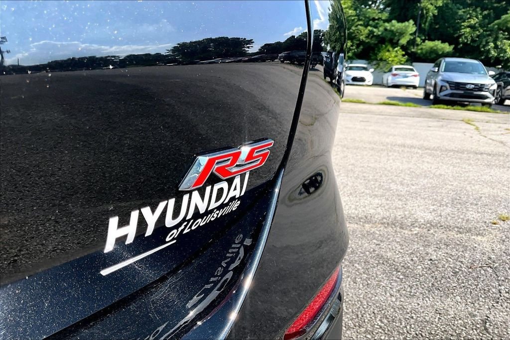 Used 2022 Black Chevrolet RS image 9
