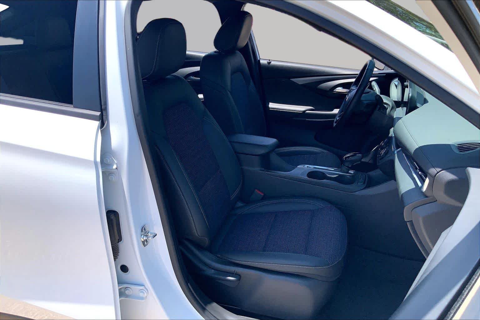 Pre-Owned 2025 Buick Envista Preferred