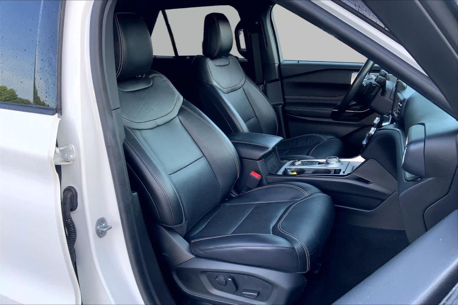 Used 2022 Star White Metallic Tri-Coat Ford ST image 9