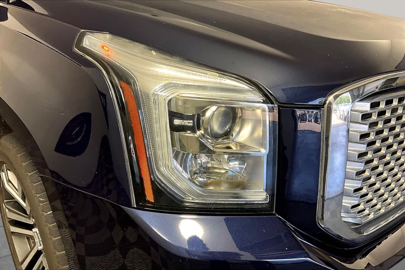 Used 2017 Dark Sapphire Blue Metallic GMC Denali image 24