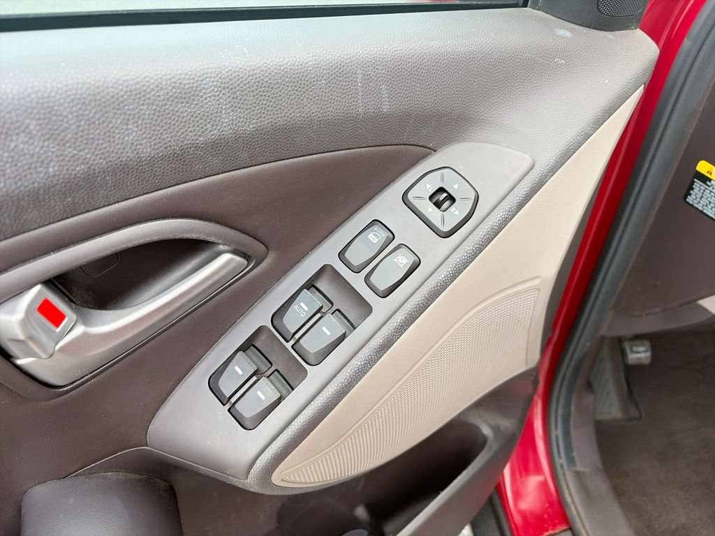Used 2013 Red Hyundai GLS image 14