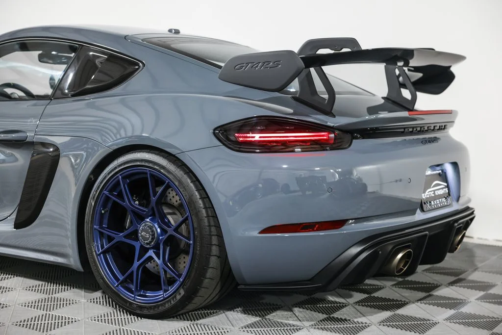 2025 Porsche 718 GT4 RS - Photo 17
