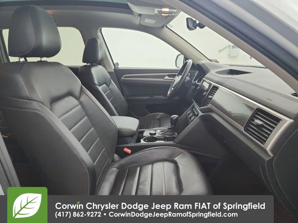 Used 2019  Volkswagen SEL image 33