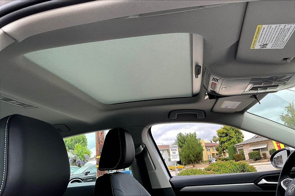 New 2026 Silver Volkswagen 1.5T SE image 27