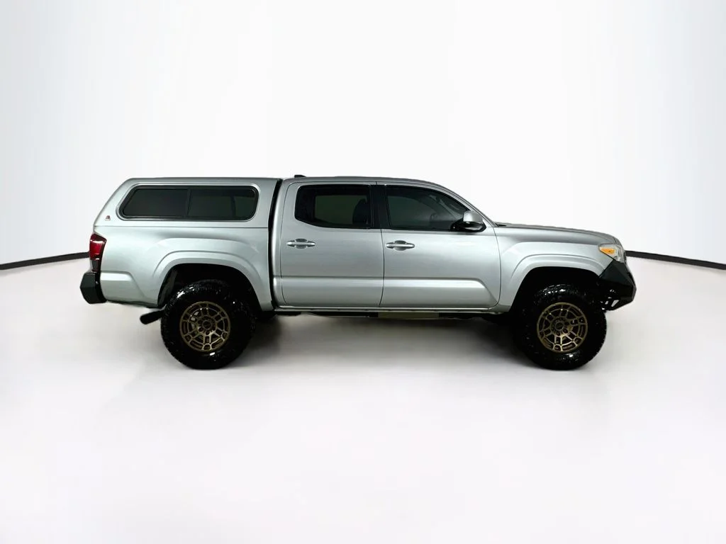 Used 2022 Silver Toyota SR image 8