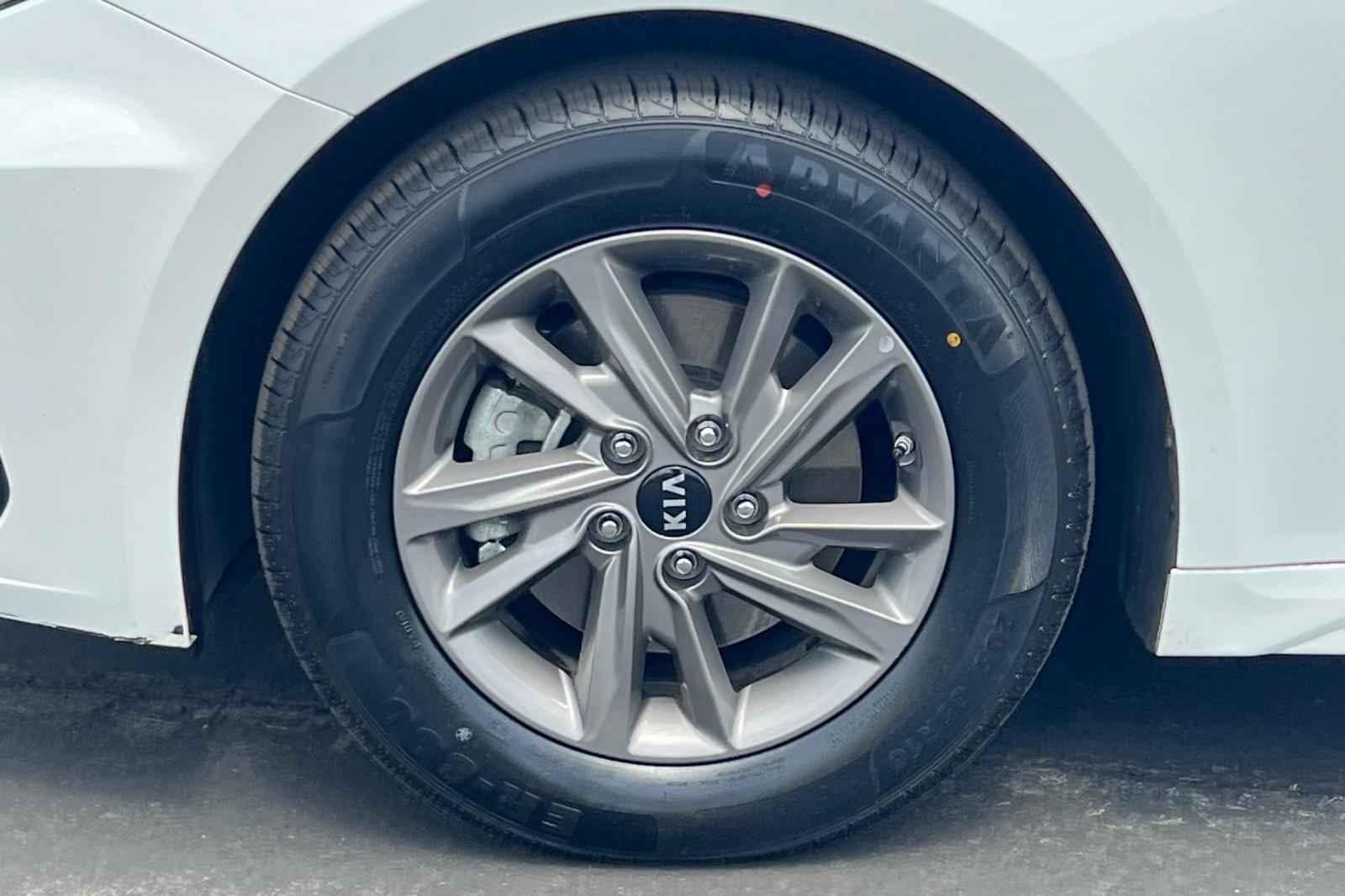 Used 2020 Snow White Pearl Kia LX image 24