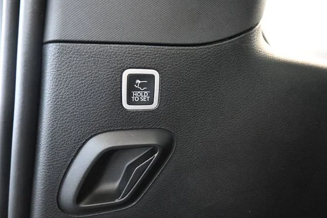 Used 2022 Black Jeep Series II image 11