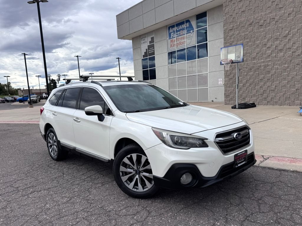 Used 2018 White Subaru 2.5i image 2