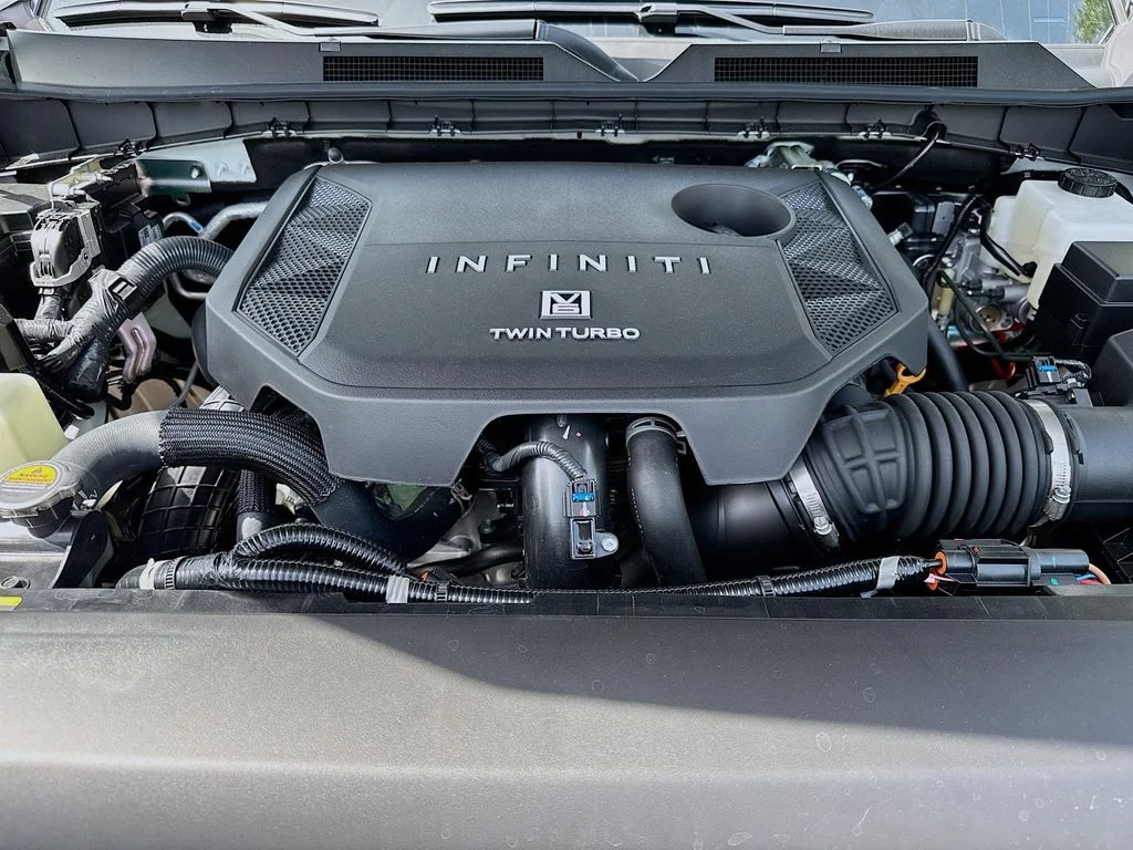 New 2027 RADIANT WHITE INFINITI Luxe 4WD image 32