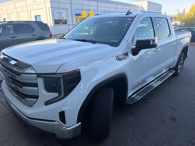 Used 2024 White GMC SLE image 1