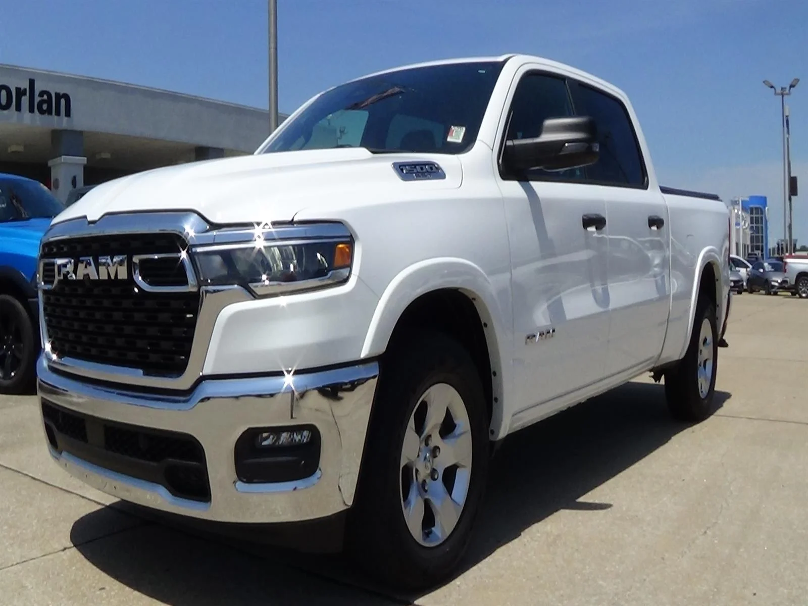 Certified Used 2025 Bright White Clear Coat (pw7) RAM Big Horn image 2