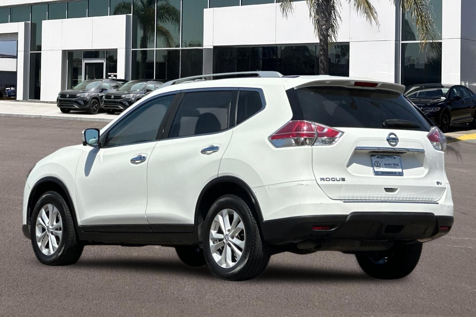 Used 2016 Glacier White Nissan SV image 5