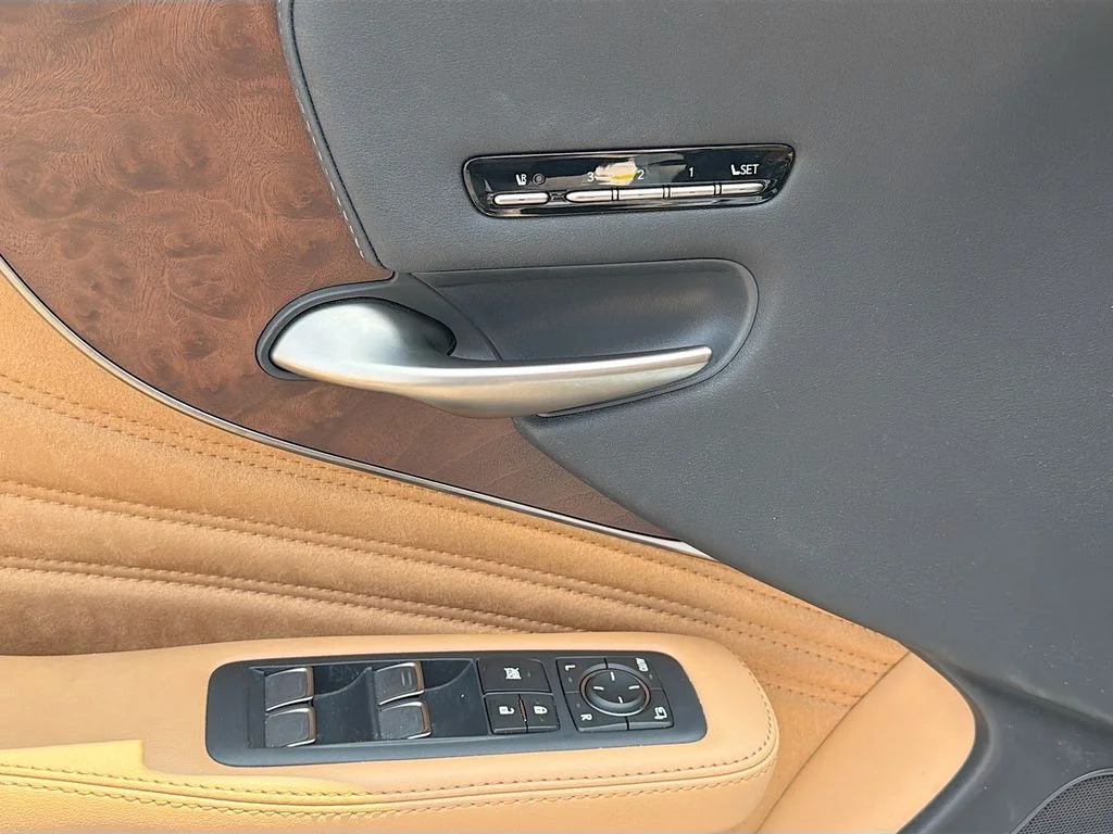 Used 2021 Quartz Lexus 500 Base image 18