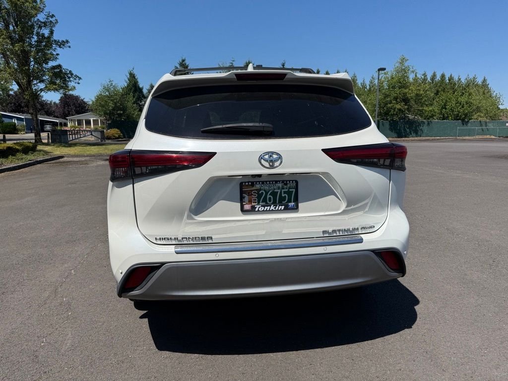 Used 2021 Blizzard Pearl Toyota Platinum image 6