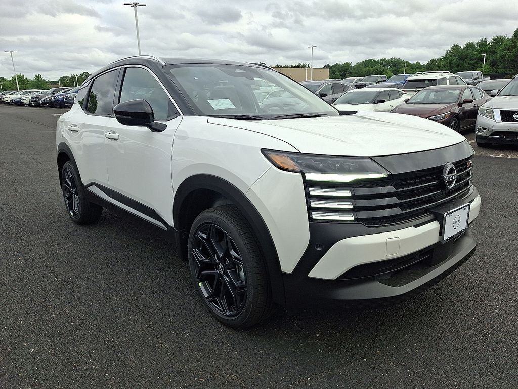 New 2026 Aspen White TriCoat / Super Black Two-tone Nissan SR image 2