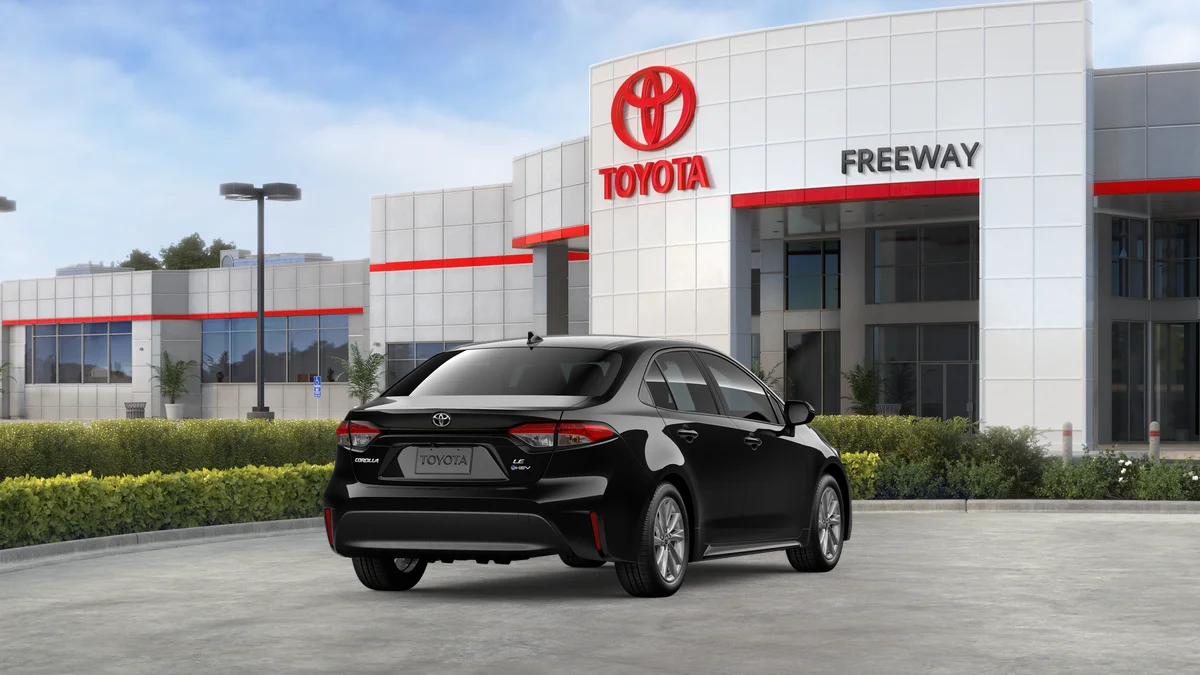 New 2027 Inked Toyota Hybrid LE image 9