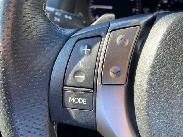 Used 2015 White Lexus 350 image 22