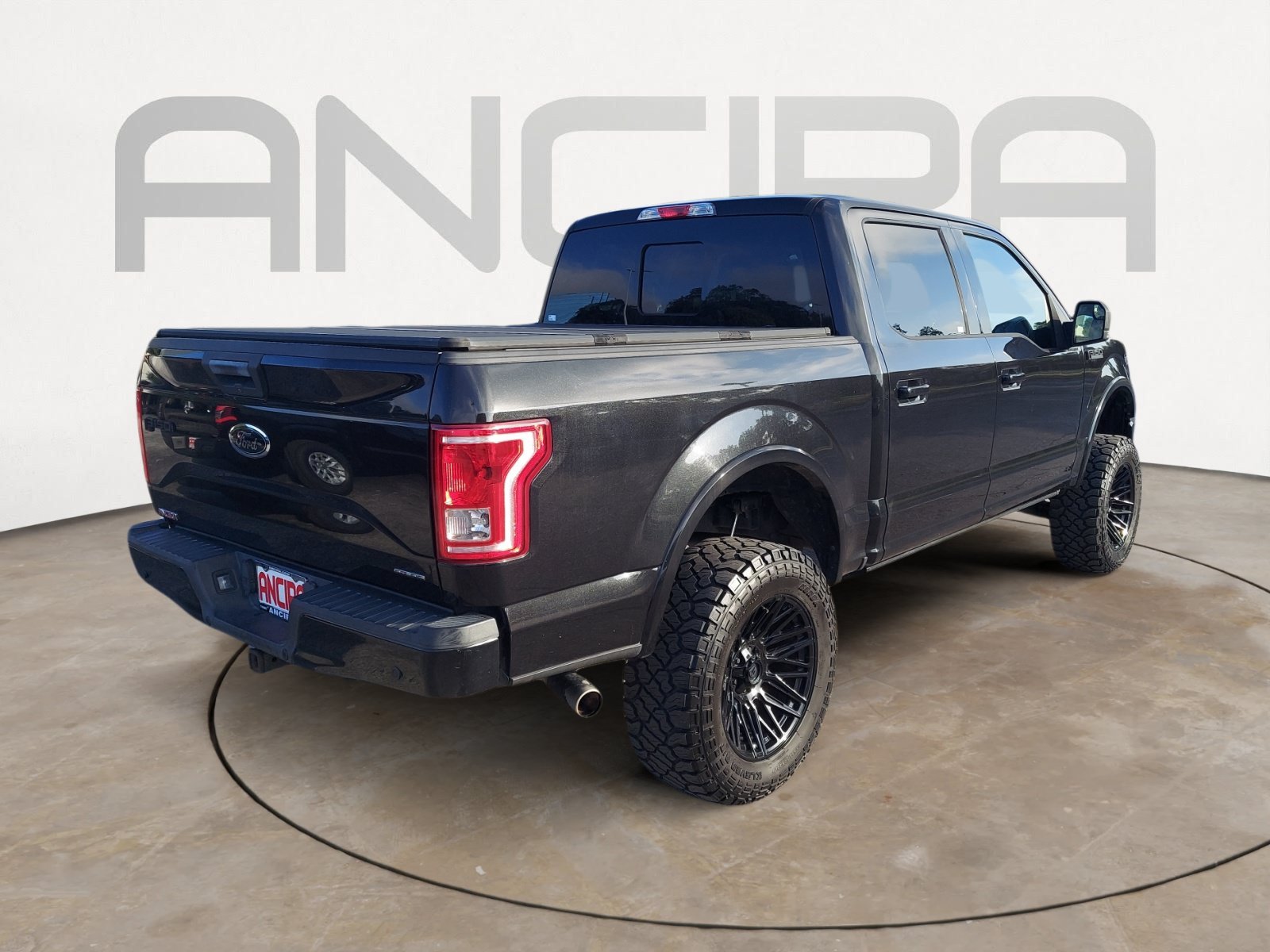 Used 2015 Tuxedo Black Metallic Ford XLT image 10