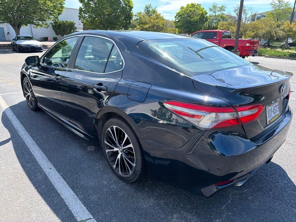 Used 2018 Blue Toyota SE image 3