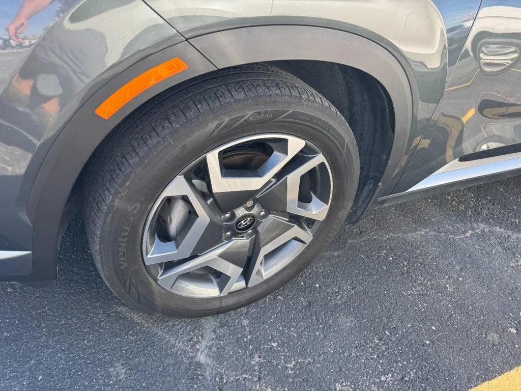 Used 2025 Steel / Graphite Hyundai SEL Premium image 8