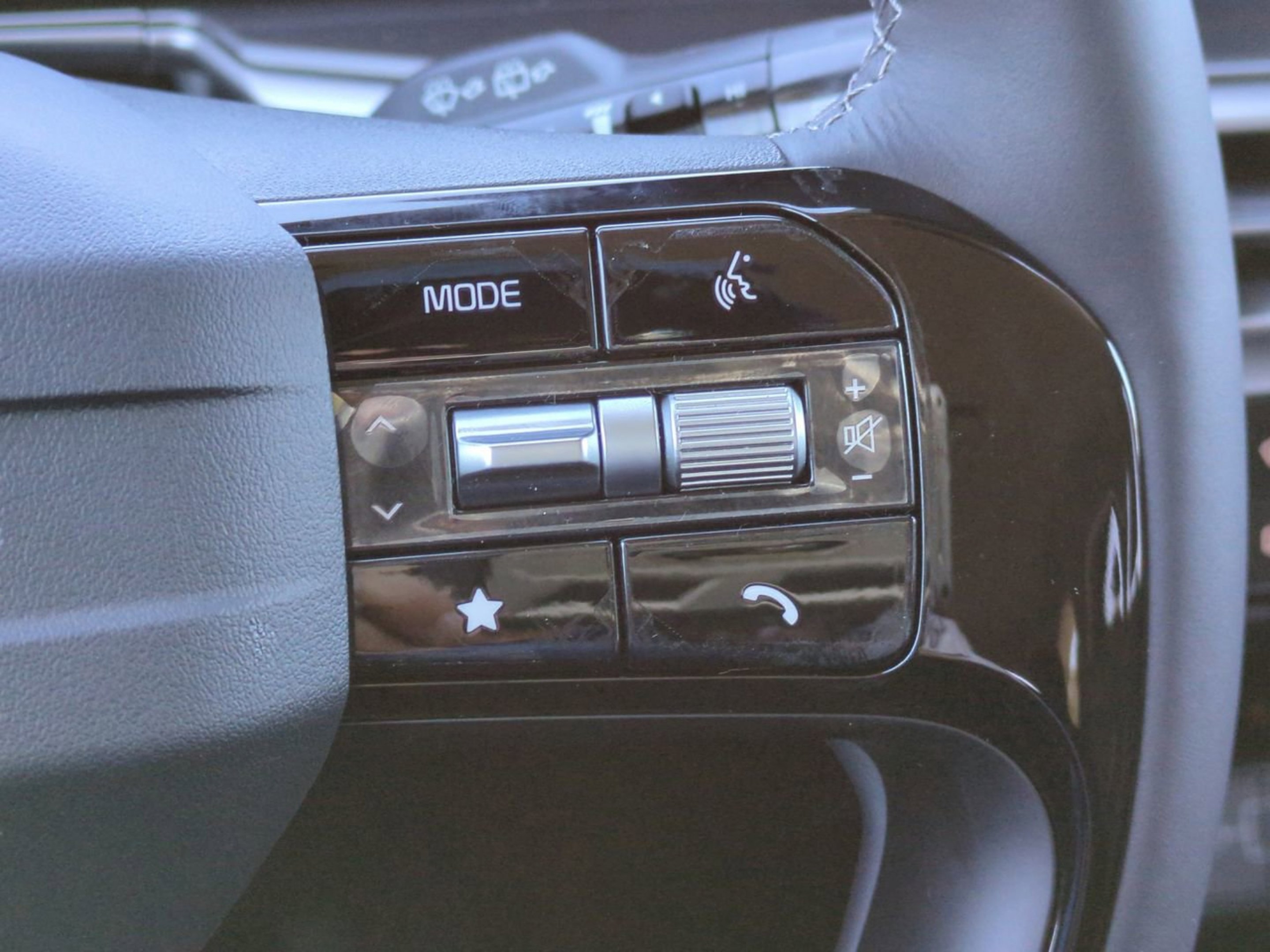 Certified Used 2026 Ebony Black Kia LX image 27