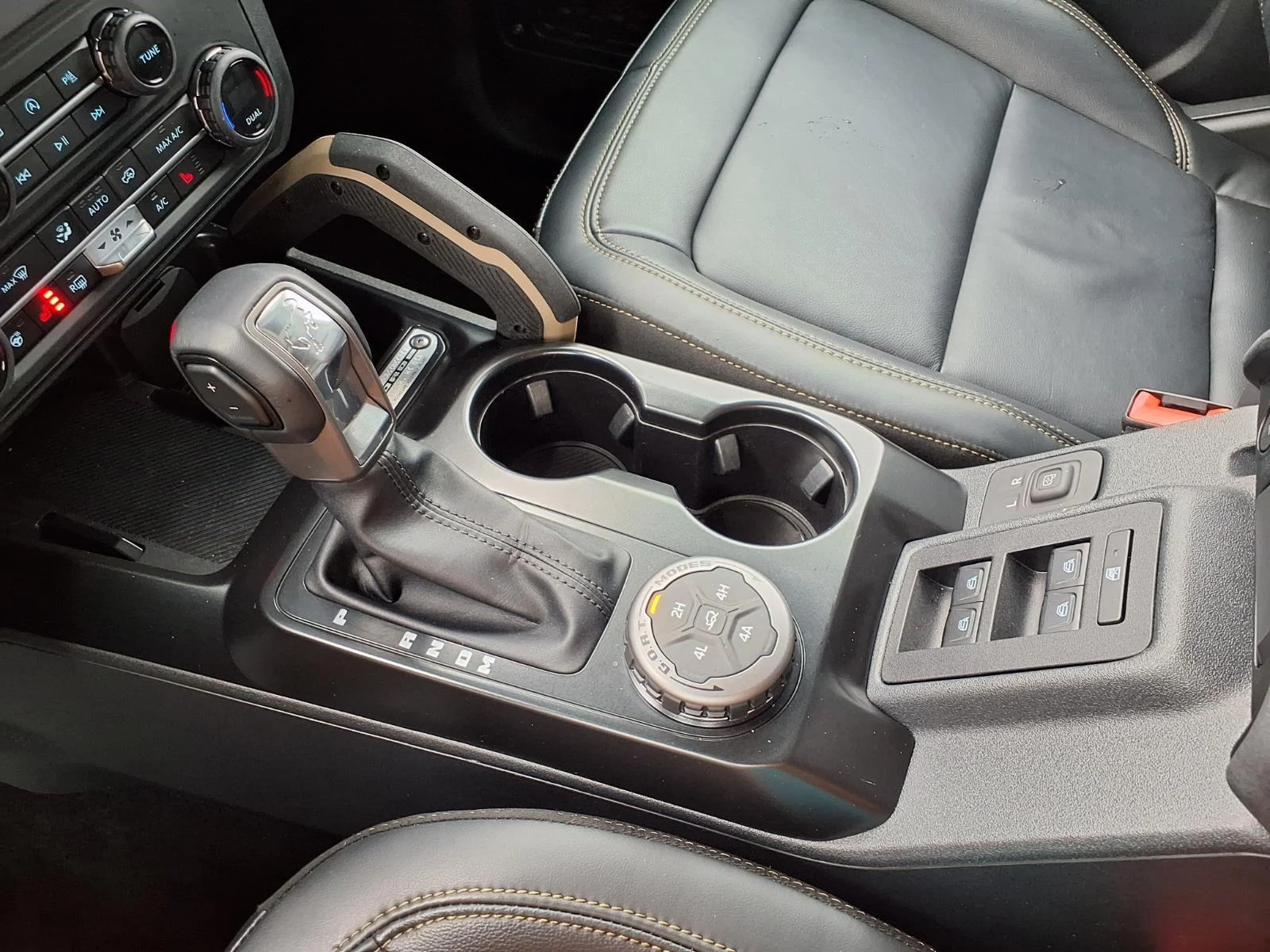 Used 2025 Carbonized Gray Metallic Ford Badlands image 6