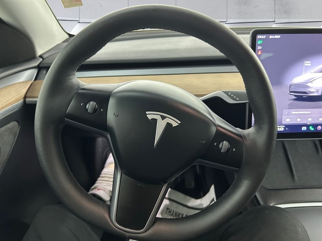 Used 2025  Tesla Long Range image 9