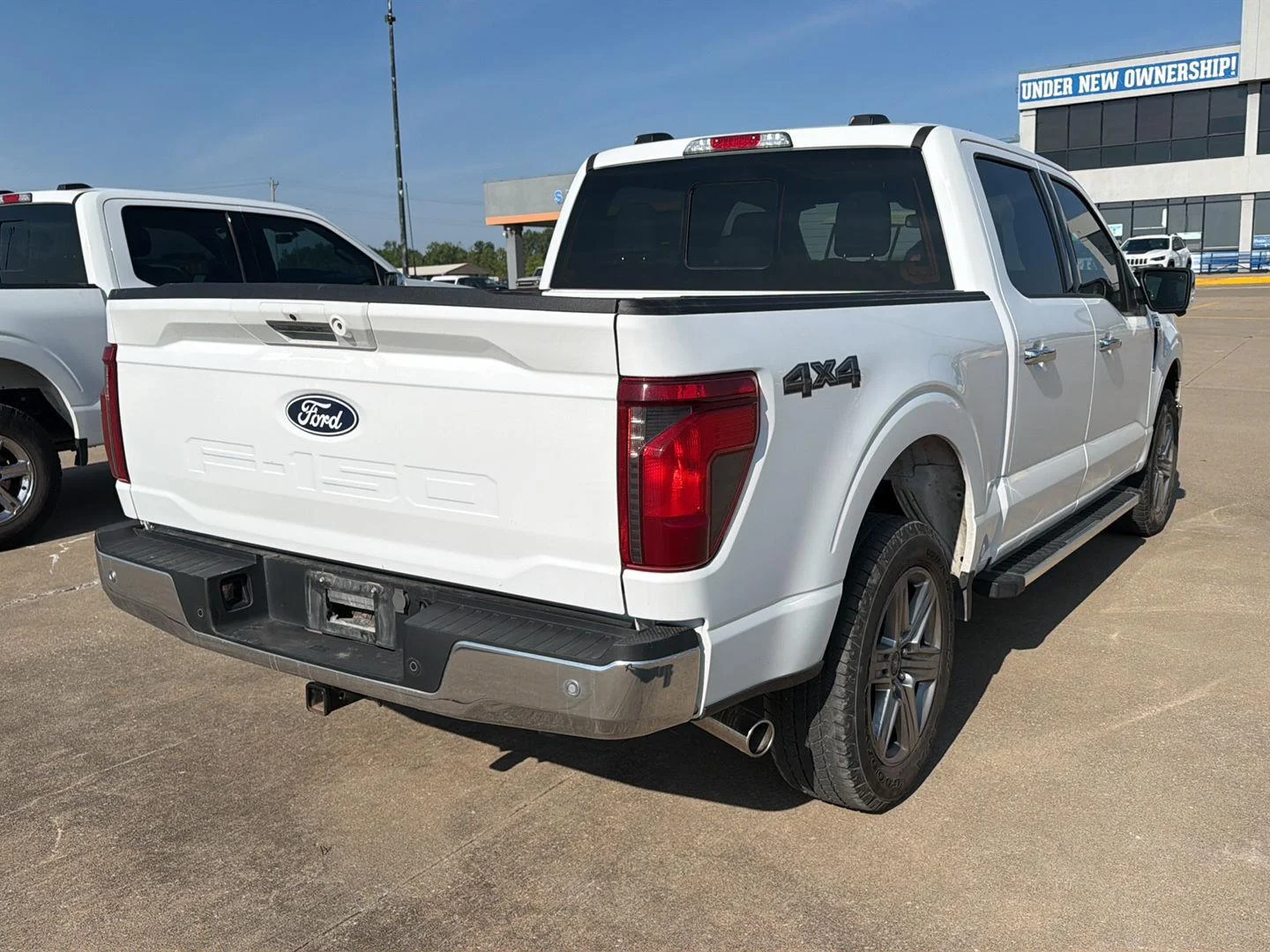 Certified Used 2024 Oxford White Ford XLT image 6