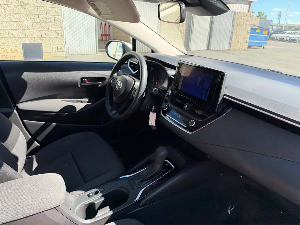 Used 2025 White Toyota LE image 21