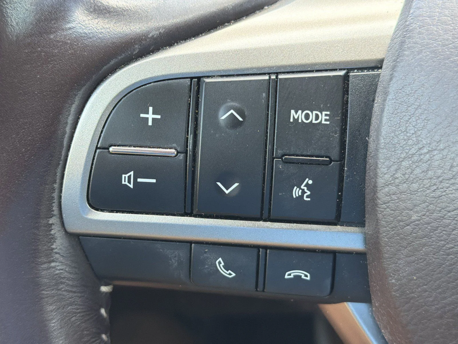 Used 2018 Silver Lexus 350L image 27