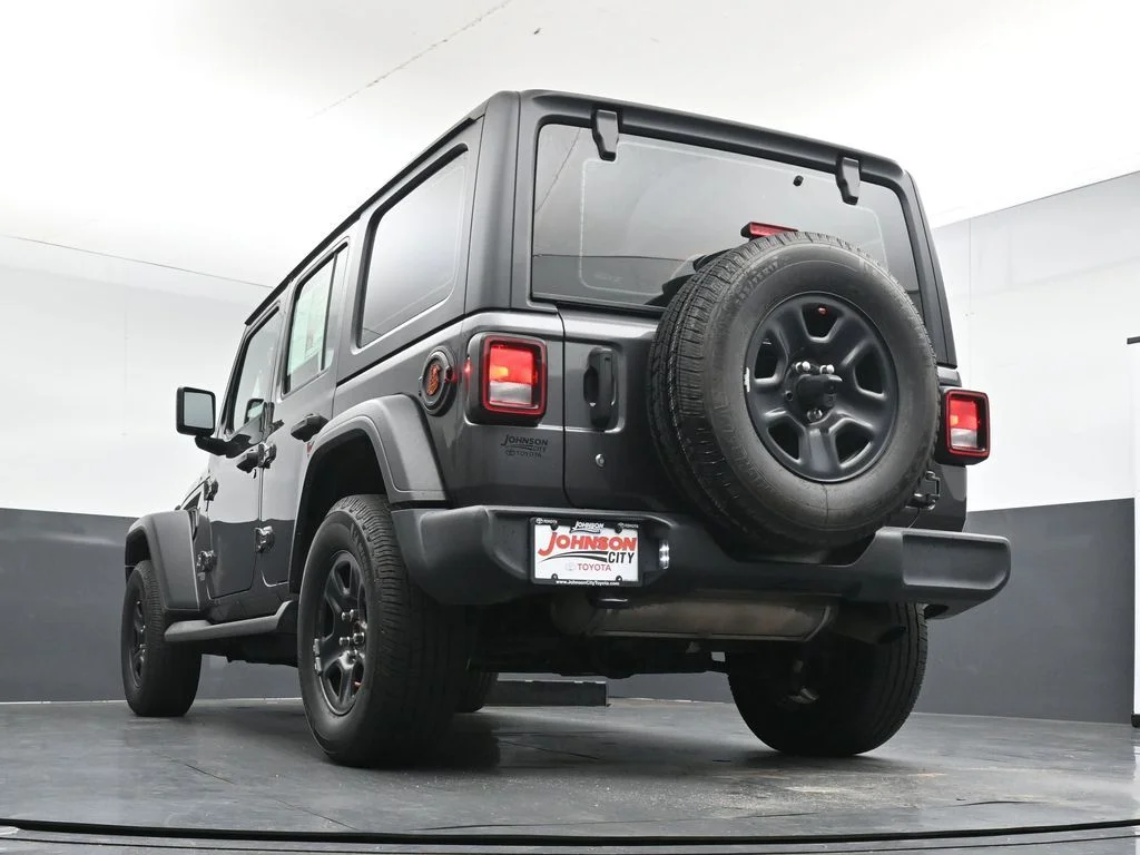 Used 2021 Gray Jeep Unlimited Sport image 32