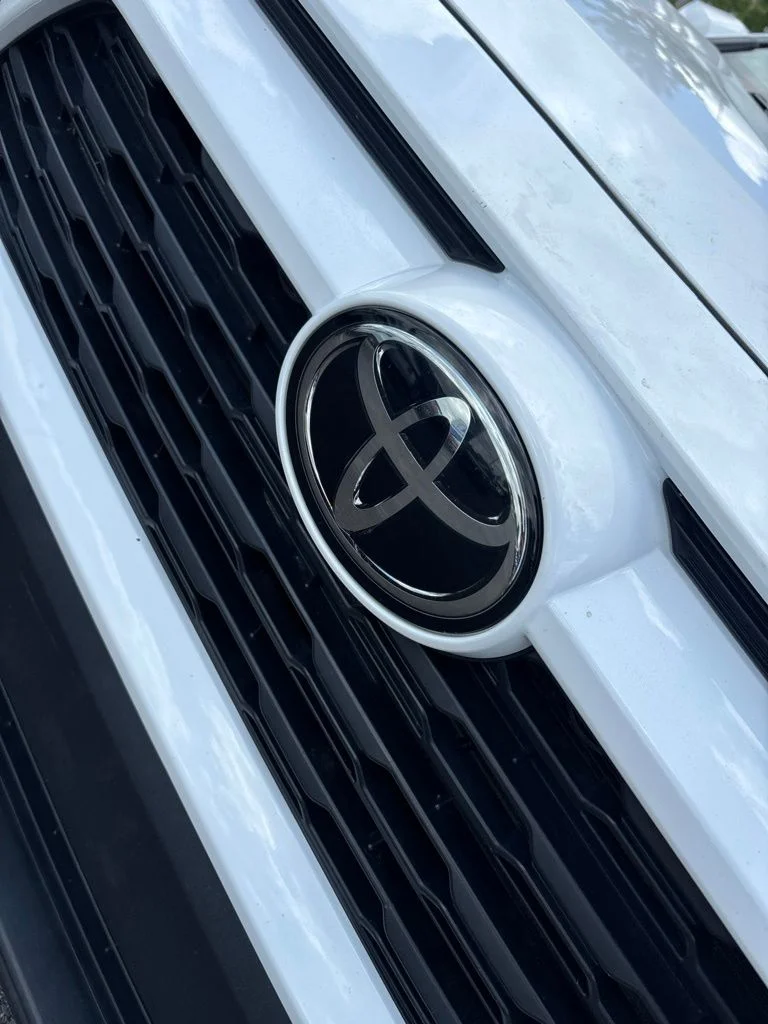Used 2022 White Toyota XLE image 26