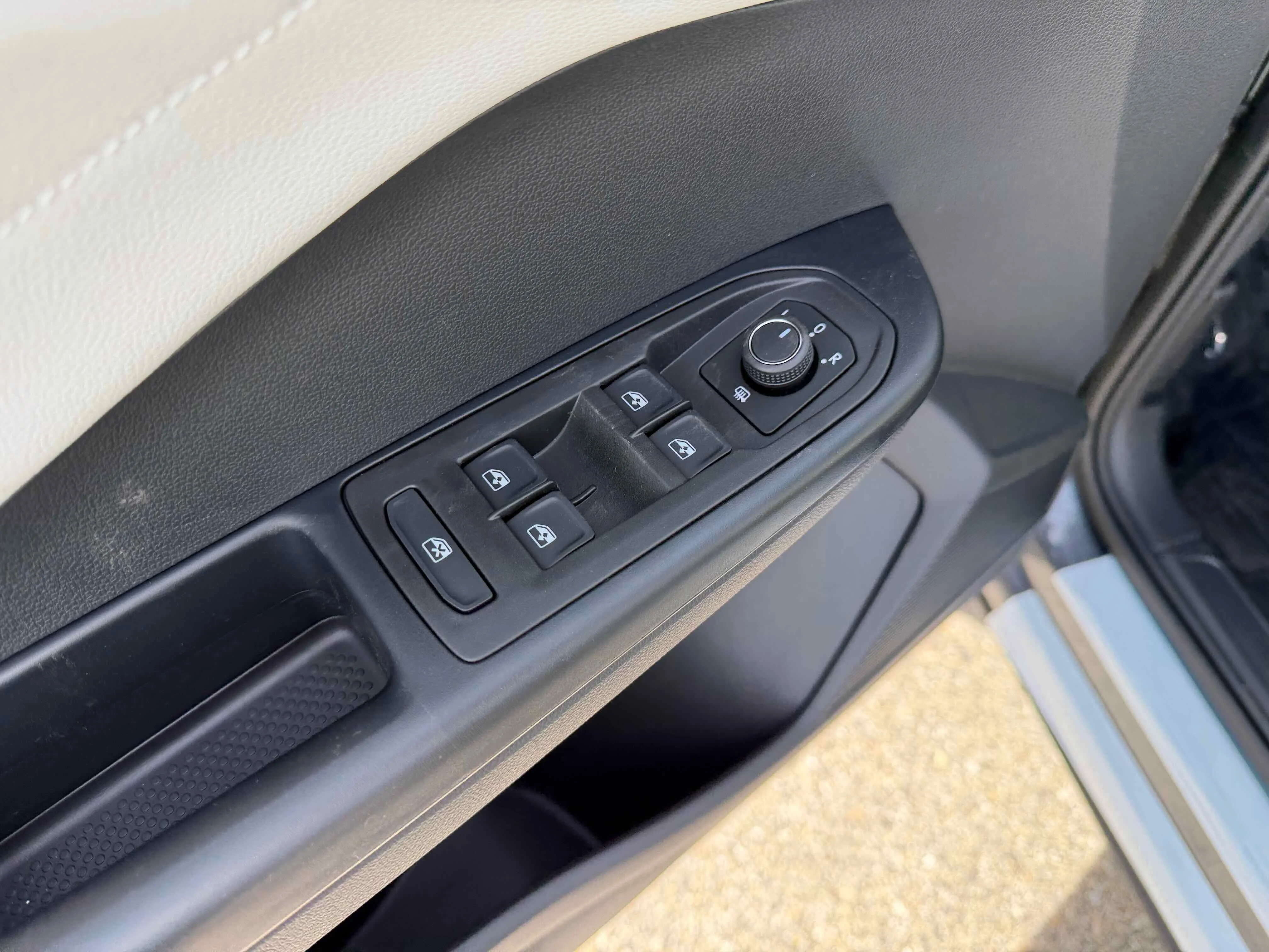 New 2026 Platinum Gray Volkswagen SEL image 16
