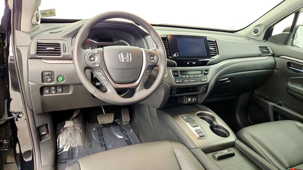 Used 2023 Crystal Black Pearl Honda RTL AWD image 13