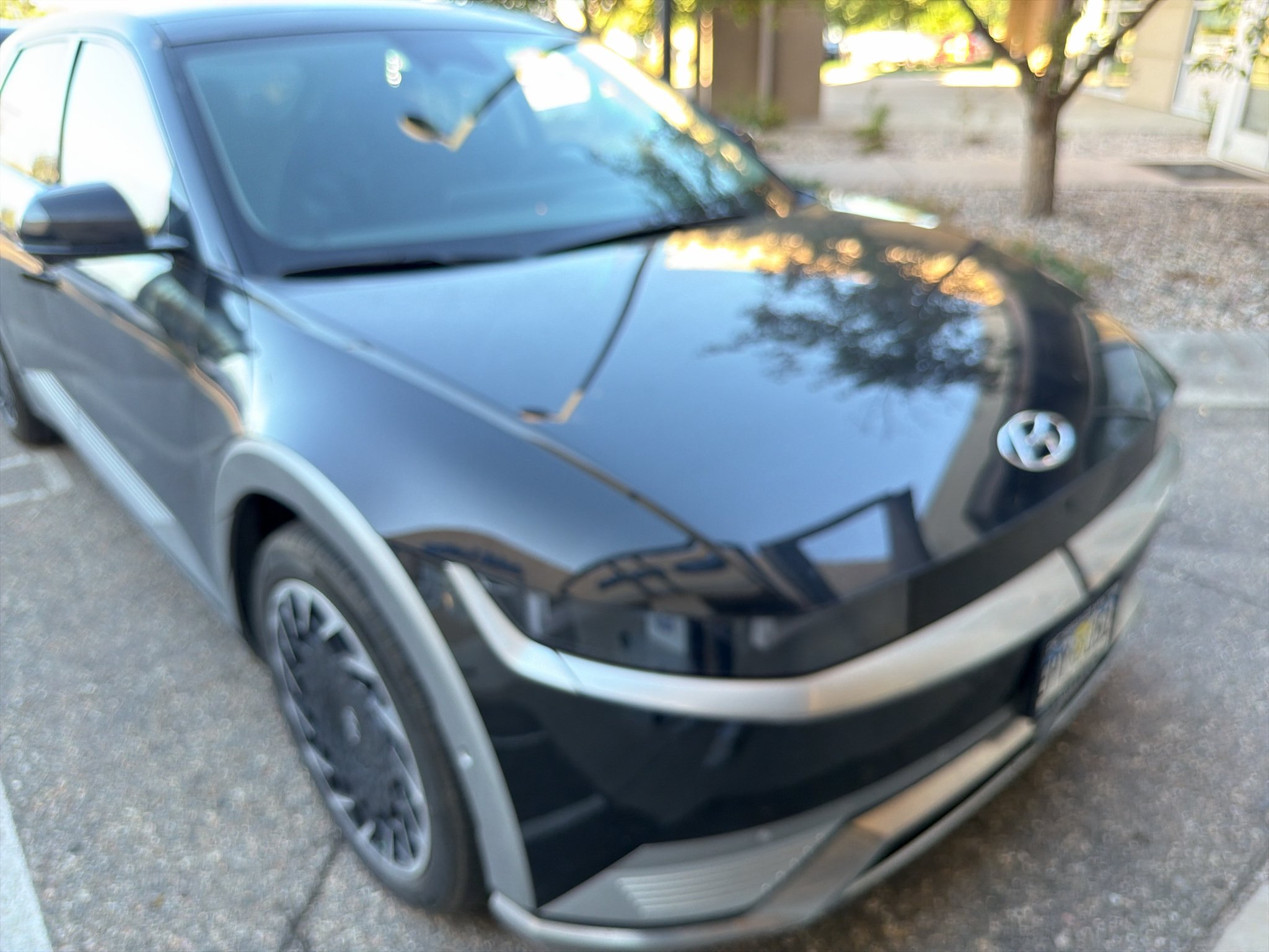 Used 2024 Abyss Black Hyundai Limited image 2