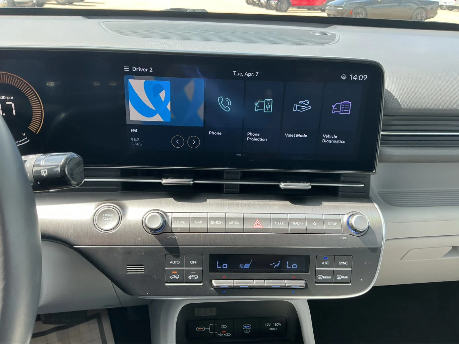 Used 2025 Atlas White Hyundai SEL image 28