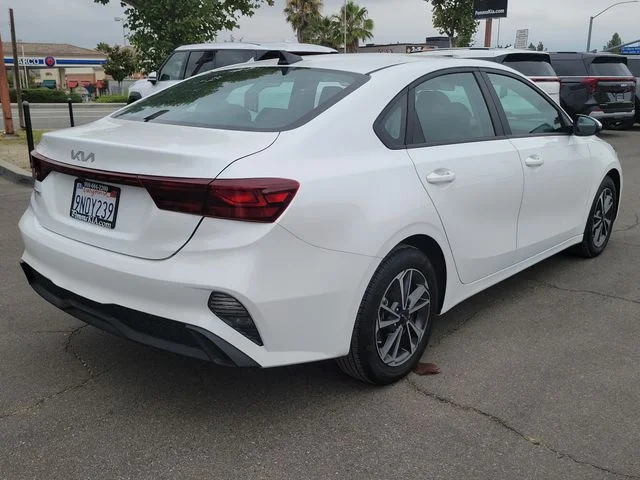 Used 2024 Snow White Pearl Kia LXS image 4