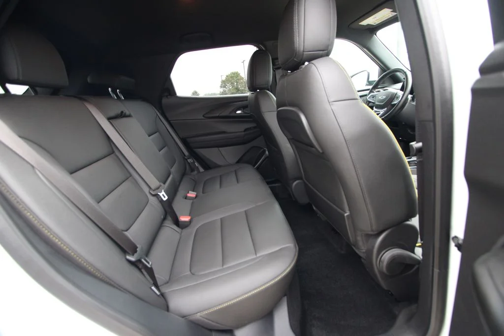 Used 2025 Beige Chevrolet ACTIV image 9