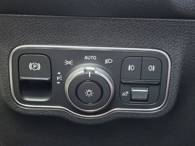 New 2026 Night Black Mercedes-Benz GLB 250 image 20