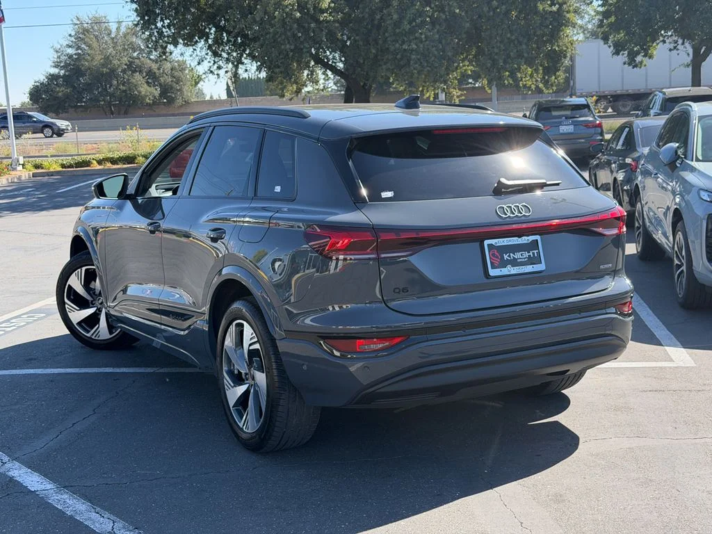 Used 2025 Gray Audi Premium Plus image 7