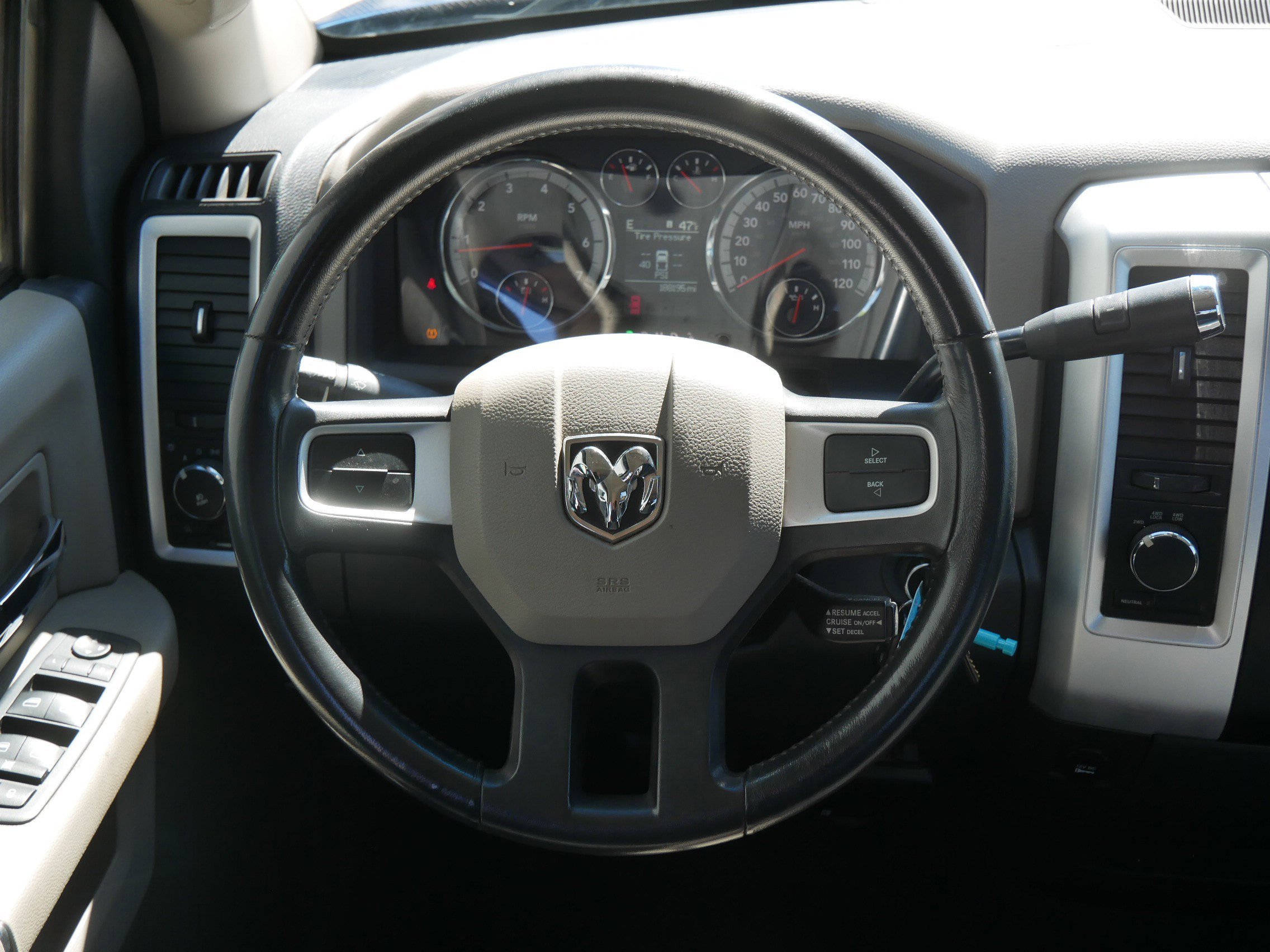 Used 2010 Deep Water Blue Pearl Dodge SLT image 16