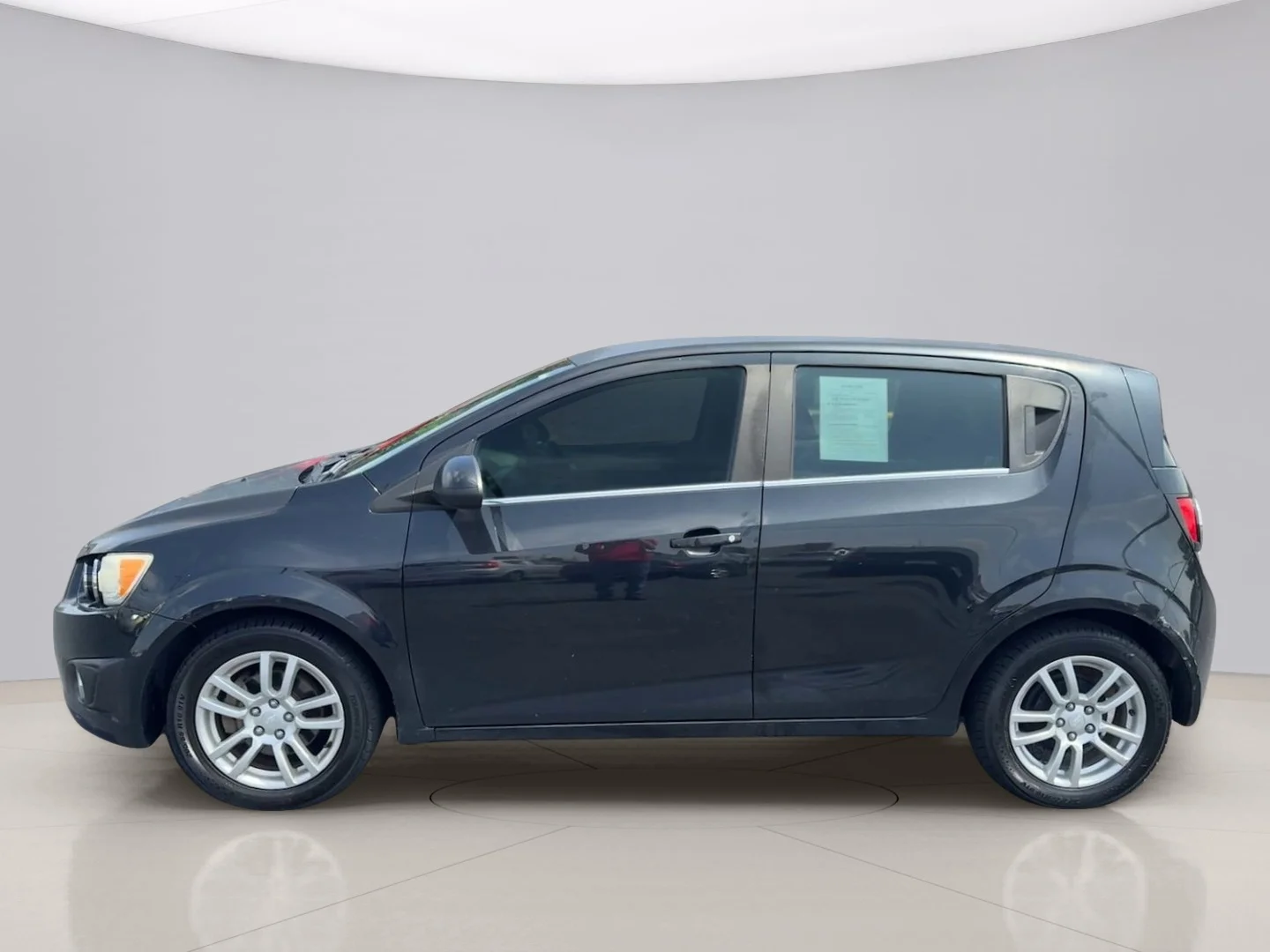Used 2014 Black Chevrolet LT image 2