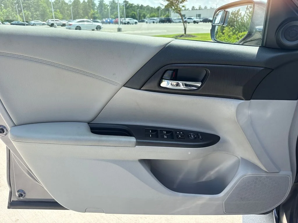 Used 2014 Modern Steel Metallic Honda EX image 13