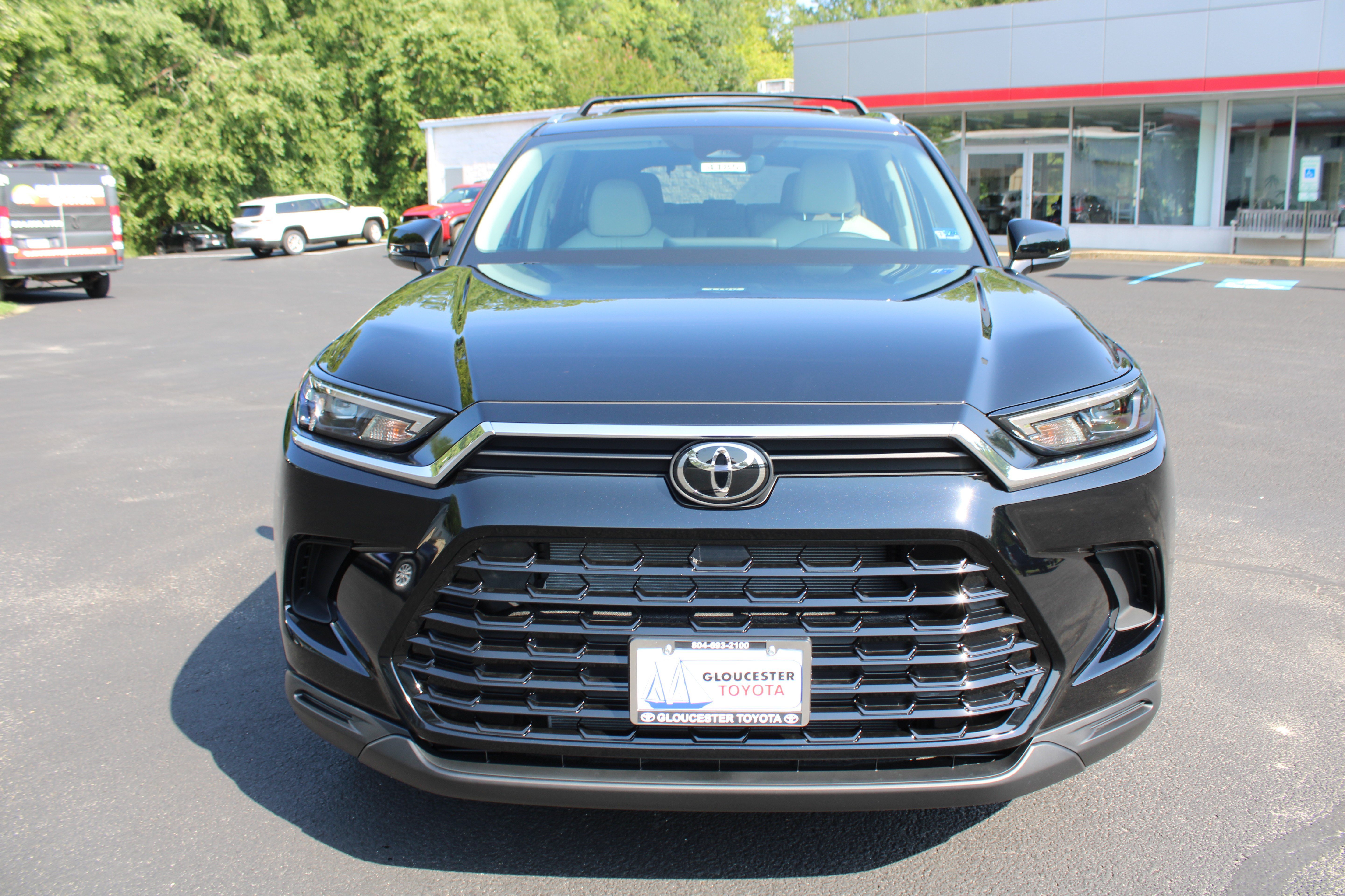 New 2026 Midnight Black Metallic Toyota  XLE image 2