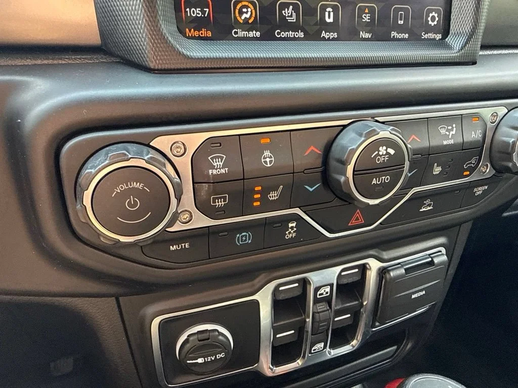 Used 2023 Black Jeep  image 20