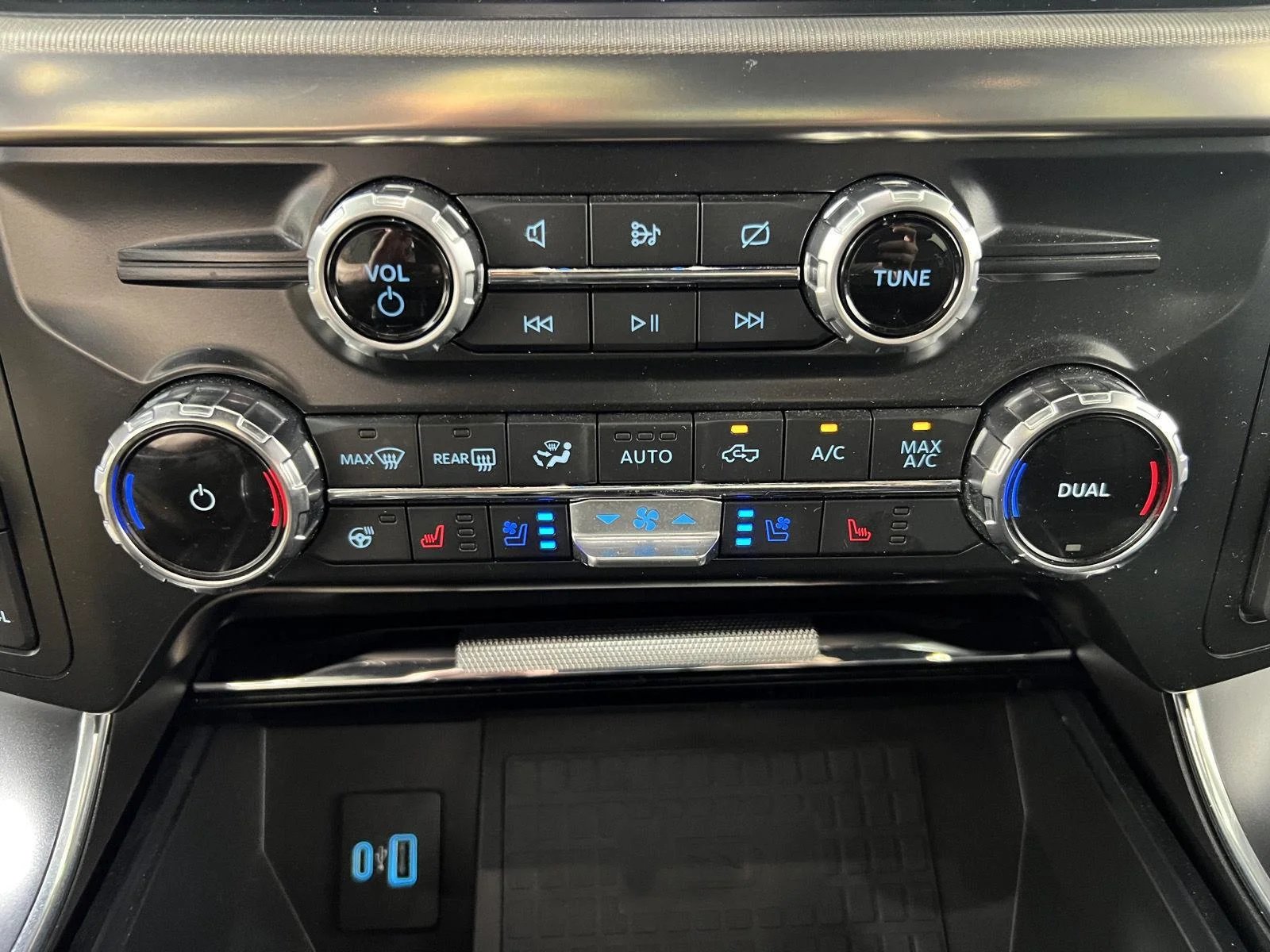 Used 2022 Oxford White Ford Raptor image 19