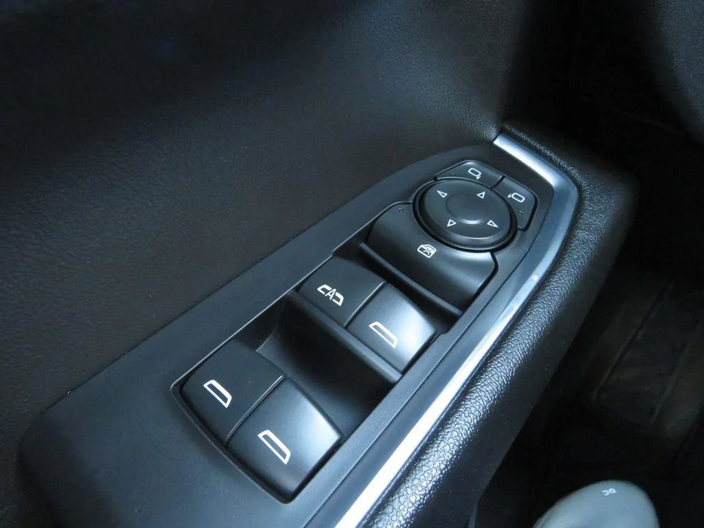 Used 2024 Summit White Chevrolet RST image 27