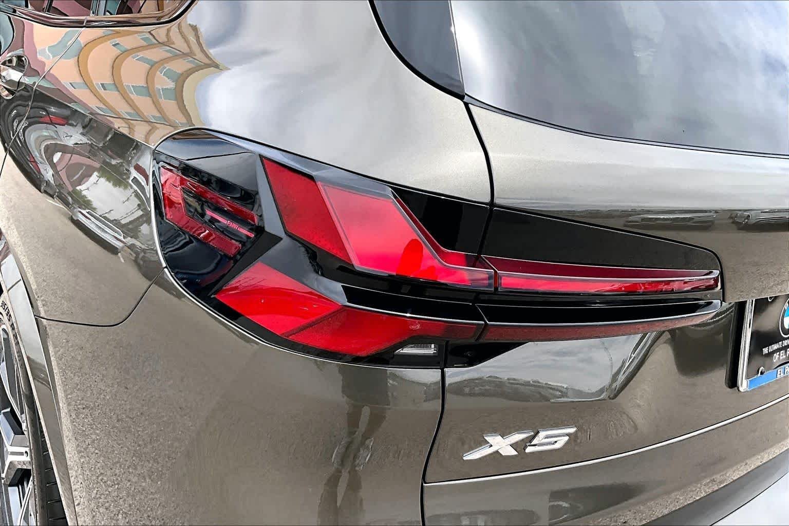 New 2026 Manhattan Green Metallic BMW xDrive40i image 14