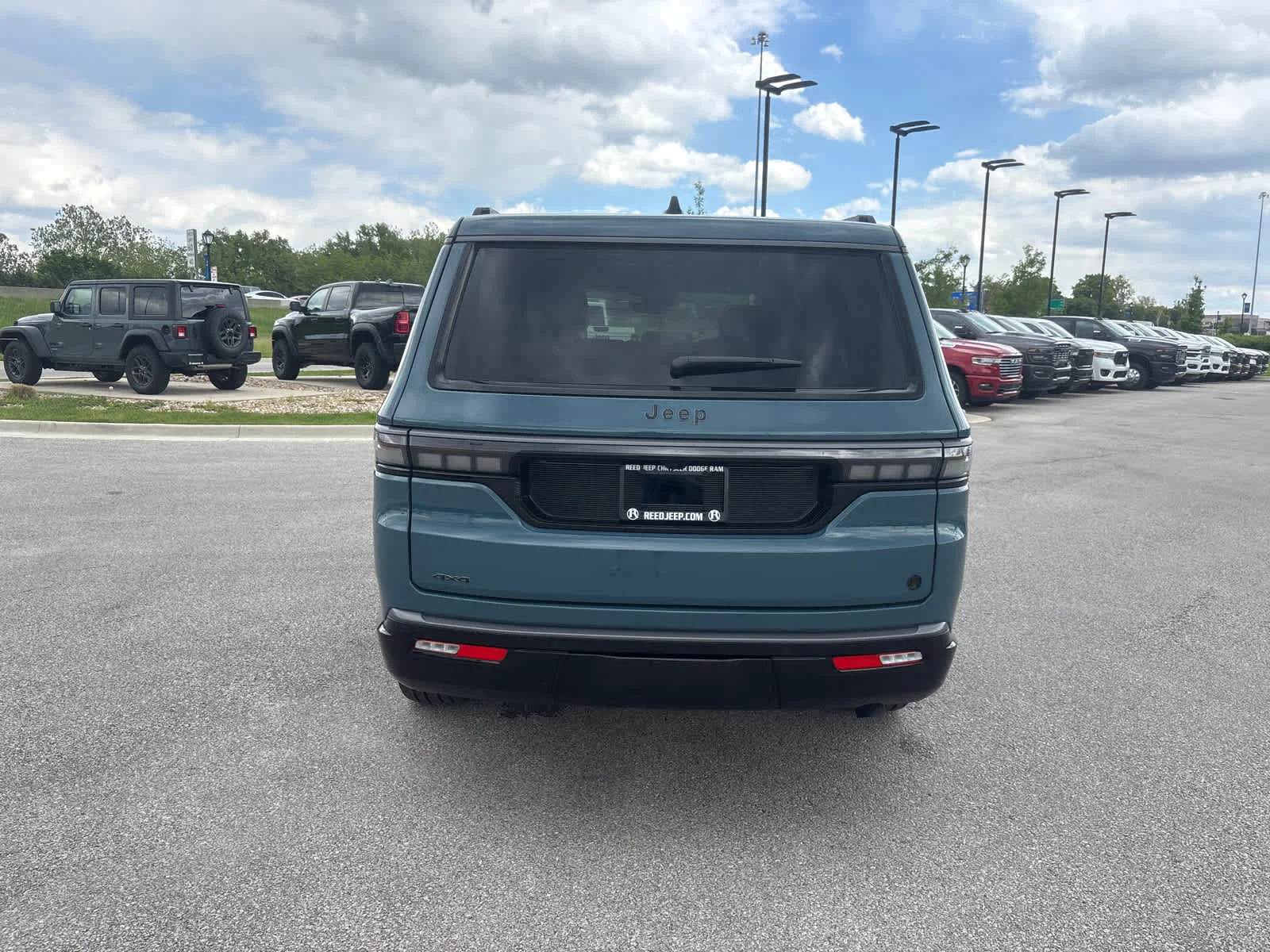 New 2026 Steel Blue Exterior Paint Jeep Limited Reserve image 8