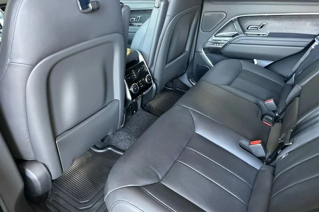 New 2026 Santorini Black Land Rover SE image 11
